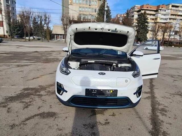 Білий Кіа Niro, об'ємом двигуна 0 л та пробігом 89 тис. км за 15000 $, фото 1 на Automoto.ua