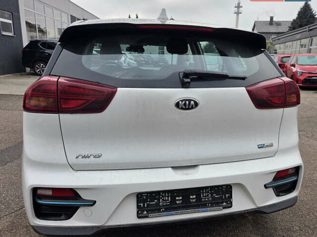 Белый Киа Niro, объемом двигателя 0 л и пробегом 150 тыс. км за 17900 $, фото 12 на Automoto.ua