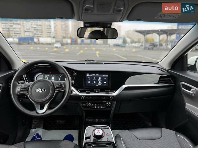 Киа Niro 2020 в Киеве на Automoto.ua Белый Киа Niro, объемом двигателя 0 л и пробегом 171 тыс. км за 18300 $, фото 26 на Automoto.ua