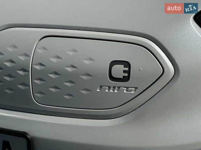 Белый Киа Niro, объемом двигателя 0 л и пробегом 103 тыс. км за 21000 $, фото 14 на Automoto.ua