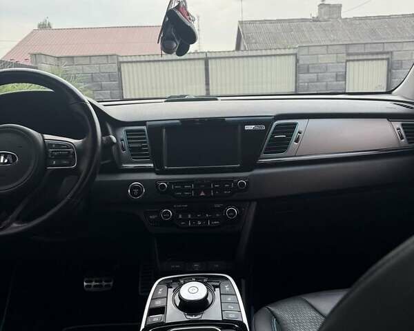 Білий Кіа Niro, об'ємом двигуна 0 л та пробігом 133 тис. км за 18500 $, фото 6 на Automoto.ua