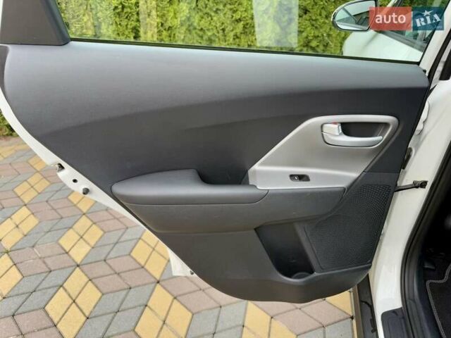 Белый Киа Niro, объемом двигателя 0 л и пробегом 65 тыс. км за 19300 $, фото 20 на Automoto.ua