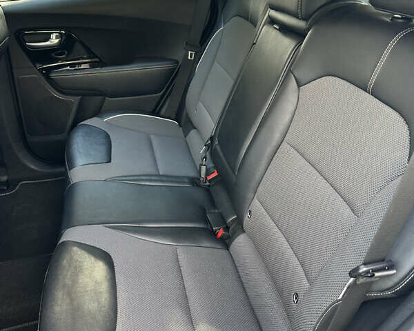 Киа Niro 2020 в Львове на Automoto.ua Белый Киа Niro, объемом двигателя 0 л и пробегом 129 тыс. км за 18350 $, фото 32 на Automoto.ua
