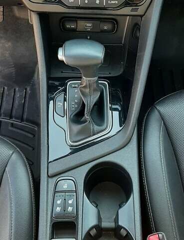 Белый Киа Niro, объемом двигателя 1.58 л и пробегом 64 тыс. км за 18900 $, фото 11 на Automoto.ua