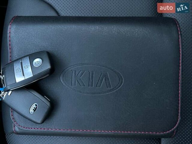 Білий Кіа Niro, об'ємом двигуна 0 л та пробігом 62 тис. км за 24400 $, фото 68 на Automoto.ua