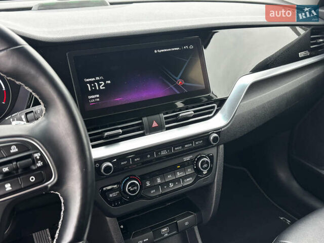 Білий Кіа Niro, об'ємом двигуна 0 л та пробігом 124 тис. км за 20400 $, фото 31 на Automoto.ua