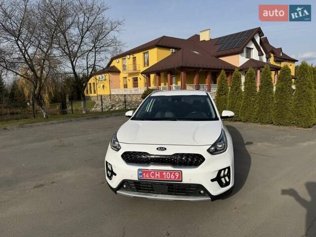 Белый Киа Niro, объемом двигателя 1.58 л и пробегом 200 тыс. км за 18600 $, фото 4 на Automoto.ua