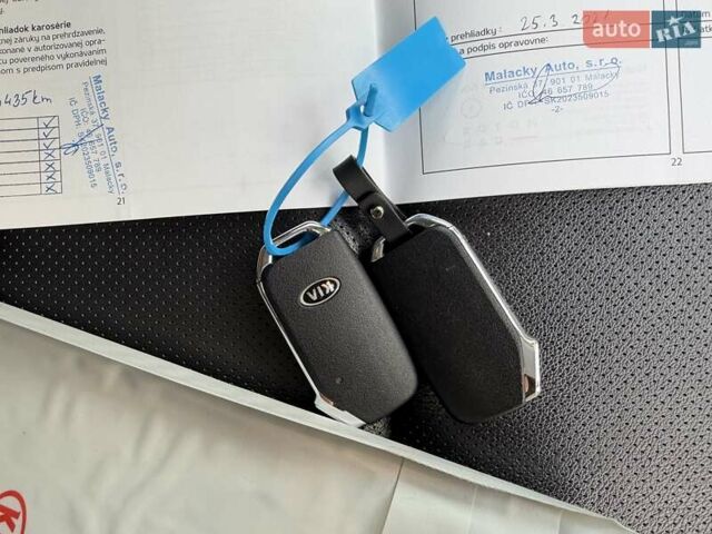 Белый Киа Niro, объемом двигателя 1.58 л и пробегом 200 тыс. км за 18600 $, фото 35 на Automoto.ua