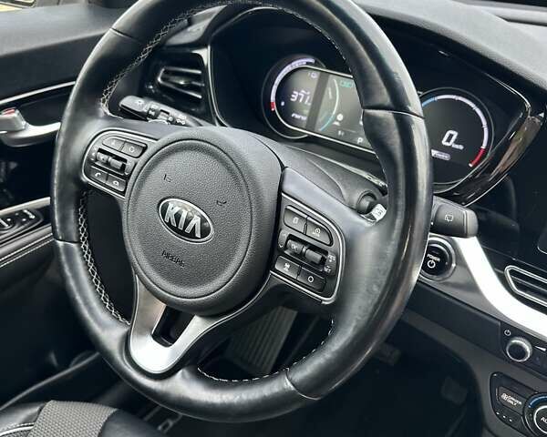 Білий Кіа Niro, об'ємом двигуна 0 л та пробігом 147 тис. км за 18800 $, фото 57 на Automoto.ua