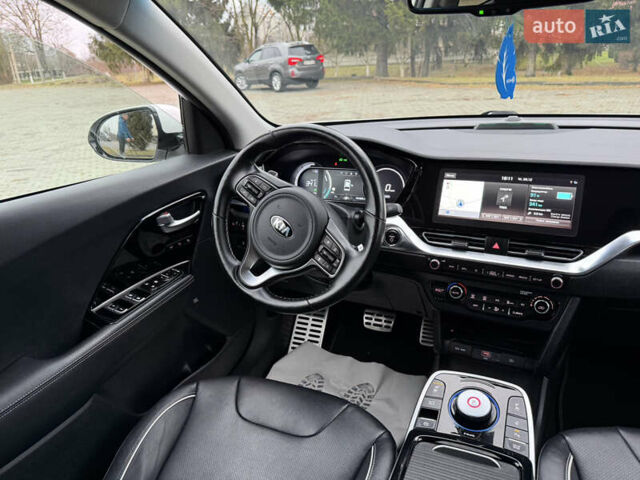 Білий Кіа Niro, об'ємом двигуна 0 л та пробігом 141 тис. км за 19499 $, фото 58 на Automoto.ua