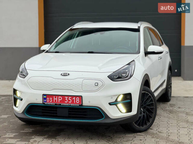 Киа Niro 2020 в Черкассах на Automoto.ua Белый Киа Niro, объемом двигателя 0 л и пробегом 84 тыс. км за 18800 $, фото 3 на Automoto.ua