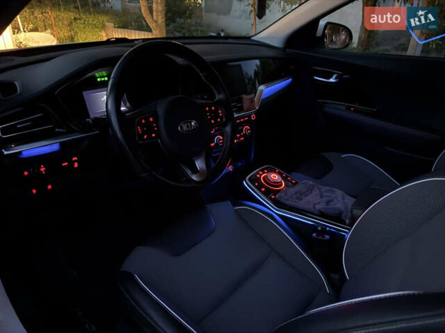 Білий Кіа Niro, об'ємом двигуна 0 л та пробігом 152 тис. км за 18500 $, фото 54 на Automoto.ua