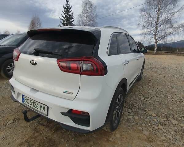 Белый Киа Niro, объемом двигателя 0 л и пробегом 180 тыс. км за 16500 $, фото 4 на Automoto.ua
