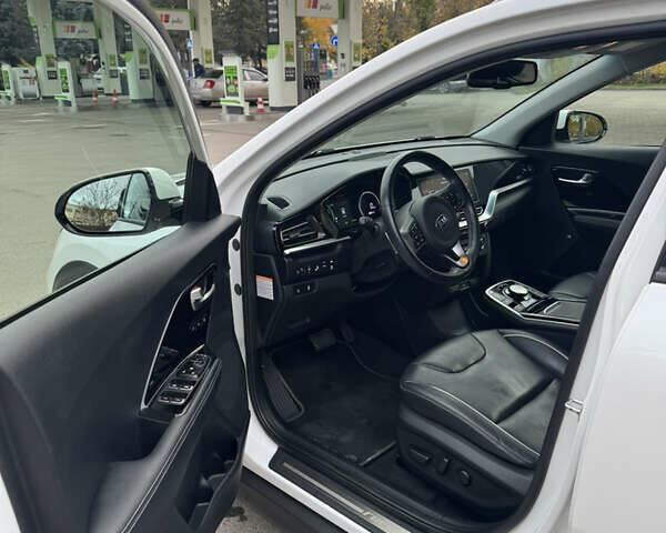 Белый Киа Niro, объемом двигателя 0 л и пробегом 101 тыс. км за 21200 $, фото 7 на Automoto.ua