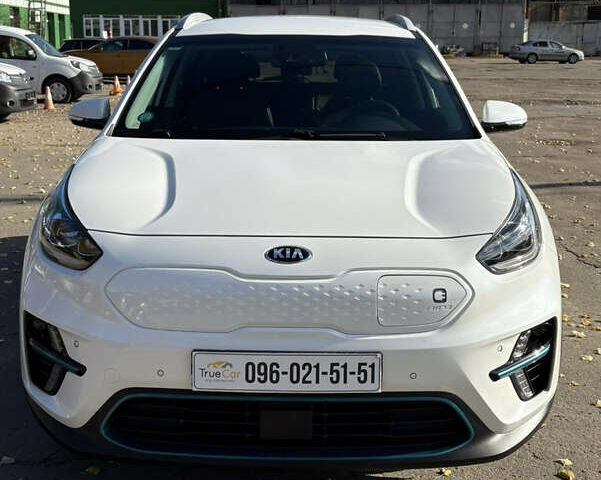 Белый Киа Niro, объемом двигателя 0 л и пробегом 140 тыс. км за 19450 $, фото 1 на Automoto.ua