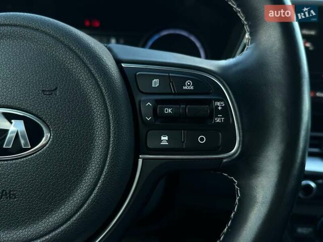 Білий Кіа Niro, об'ємом двигуна 0 л та пробігом 62 тис. км за 24400 $, фото 7 на Automoto.ua