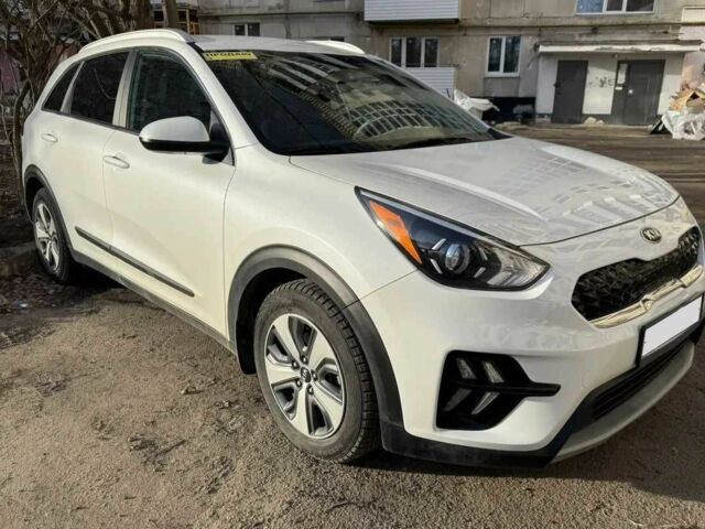 Белый Киа Niro, объемом двигателя 1.6 л и пробегом 100 тыс. км за 12000 $, фото 2 на Automoto.ua