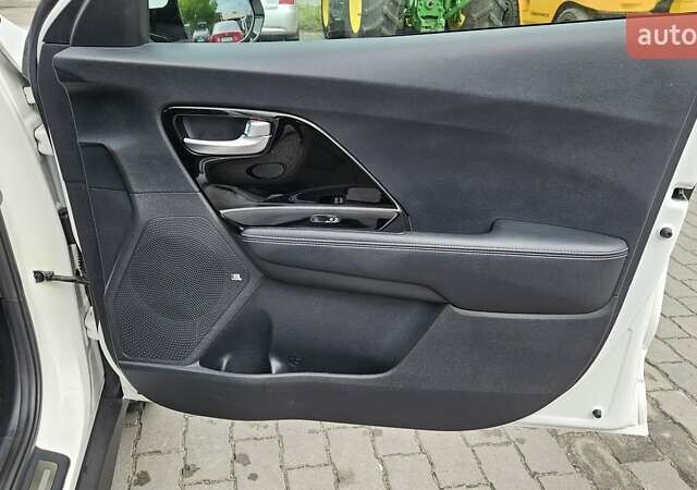 Киа Niro 2020 в Радомышле на Automoto.ua Белый Киа Niro, объемом двигателя 0 л и пробегом 73 тыс. км за 22300 $, фото 28 на Automoto.ua