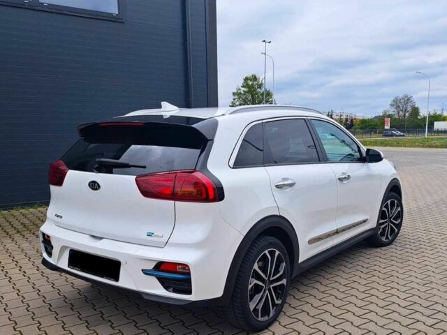 Киа Niro 2020 в Киеве на Automoto.ua Белый Киа Niro, объемом двигателя 0 л и пробегом 78 тыс. км за 11800 $, фото 5 на Automoto.ua
