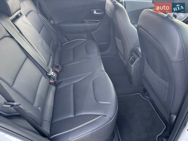 Белый Киа Niro, объемом двигателя 0 л и пробегом 130 тыс. км за 20999 $, фото 29 на Automoto.ua