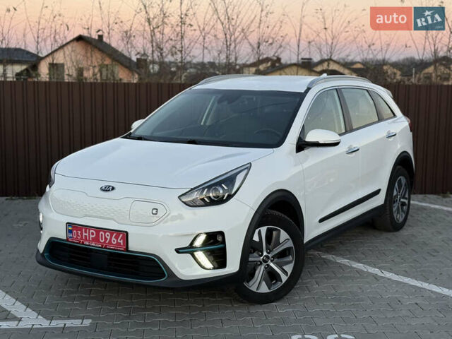 Белый Киа Niro, объемом двигателя 0 л и пробегом 114 тыс. км за 19350 $, фото 3 на Automoto.ua