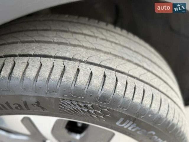 Білий Кіа Niro, об'ємом двигуна 0 л та пробігом 168 тис. км за 18455 $, фото 19 на Automoto.ua