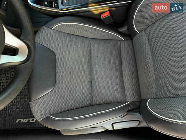 Білий Кіа Niro, об'ємом двигуна 0 л та пробігом 169 тис. км за 18200 $, фото 27 на Automoto.ua