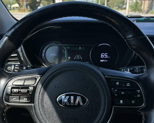 Белый Киа Niro, объемом двигателя 0 л и пробегом 103 тыс. км за 21000 $, фото 23 на Automoto.ua