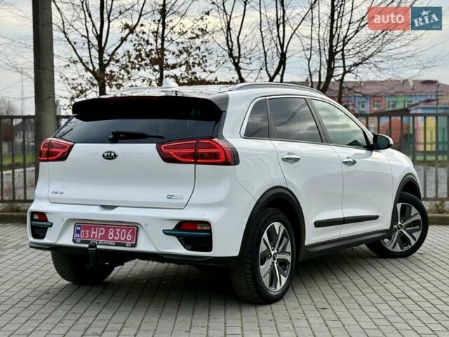 Білий Кіа Niro, об'ємом двигуна 0 л та пробігом 89 тис. км за 18950 $, фото 17 на Automoto.ua