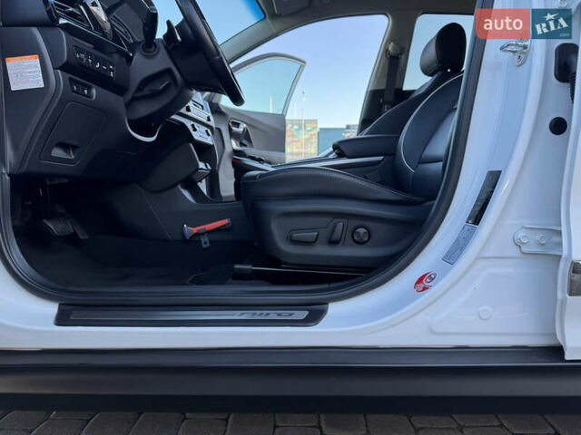 Киа Niro 2020 в Киеве на Automoto.ua Белый Киа Niro, объемом двигателя 0 л и пробегом 151 тыс. км за 19600 $, фото 36 на Automoto.ua