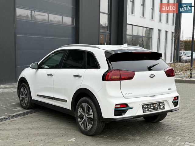 Белый Киа Niro, объемом двигателя 0 л и пробегом 158 тыс. км за 18900 $, фото 5 на Automoto.ua