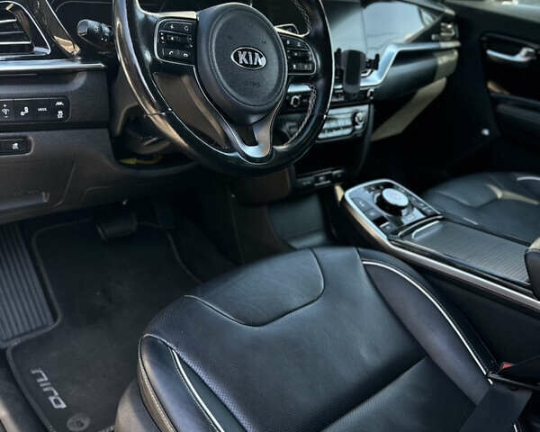 Белый Киа Niro, объемом двигателя 0 л и пробегом 103 тыс. км за 21000 $, фото 30 на Automoto.ua