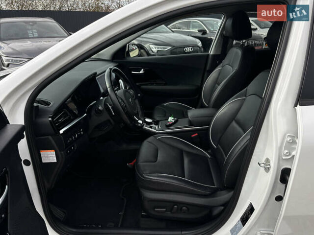 Белый Киа Niro, объемом двигателя 0 л и пробегом 141 тыс. км за 19100 $, фото 17 на Automoto.ua