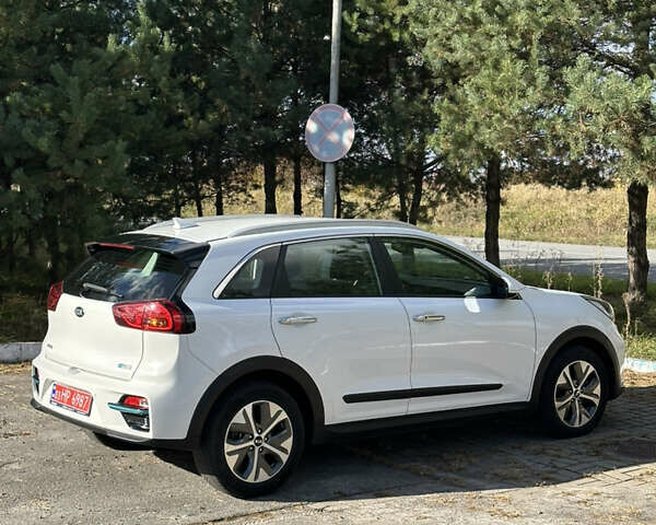 Киа Niro 2020 в Львове на Automoto.ua Белый Киа Niro, объемом двигателя 0 л и пробегом 129 тыс. км за 18350 $, фото 23 на Automoto.ua