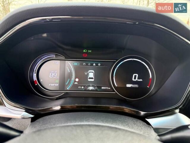 Білий Кіа Niro, об'ємом двигуна 0 л та пробігом 89 тис. км за 18950 $, фото 61 на Automoto.ua