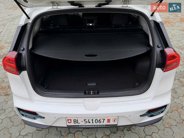 Білий Кіа Niro, об'ємом двигуна 0 л та пробігом 141 тис. км за 19499 $, фото 53 на Automoto.ua