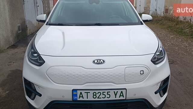 Белый Киа Niro, объемом двигателя 0 л и пробегом 144 тыс. км за 18800 $, фото 20 на Automoto.ua