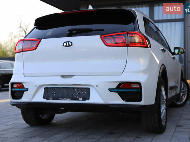 Белый Киа Niro, объемом двигателя 0 л и пробегом 80 тыс. км за 18800 $, фото 15 на Automoto.ua