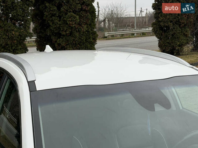 Білий Кіа Niro, об'ємом двигуна 0 л та пробігом 141 тис. км за 19499 $, фото 79 на Automoto.ua