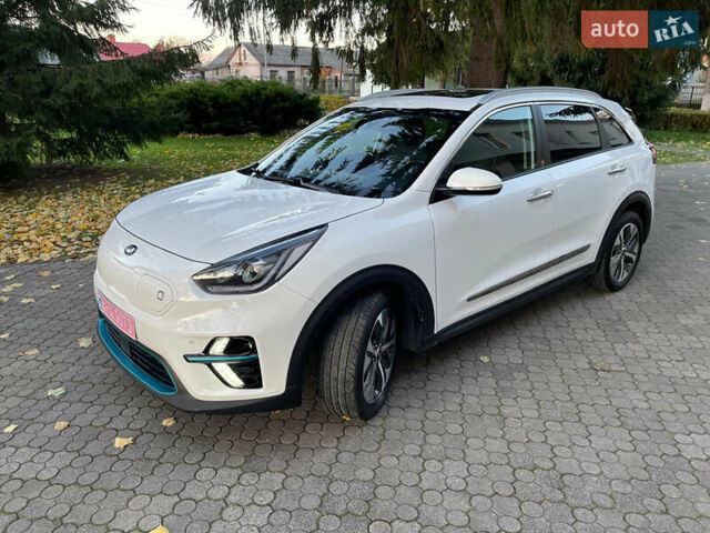 Киа Niro 2020 в Луцке на Automoto.ua Белый Киа Niro, объемом двигателя 0 л и пробегом 148 тыс. км за 19900 $, фото 4 на Automoto.ua