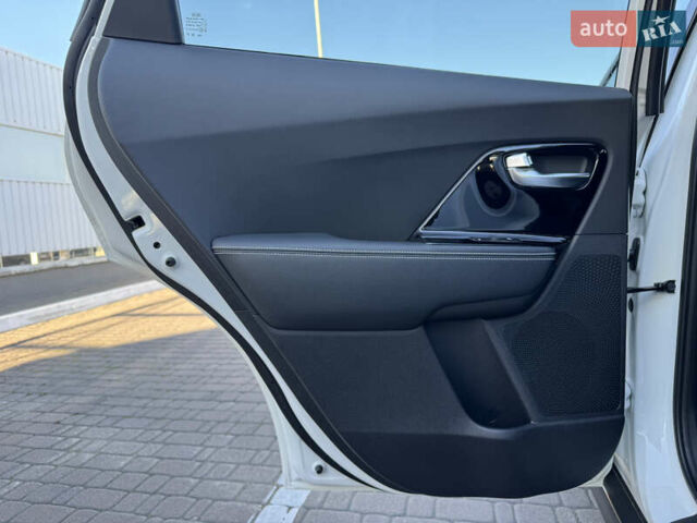 Киа Niro 2020 в Киеве на Automoto.ua Белый Киа Niro, объемом двигателя 0 л и пробегом 151 тыс. км за 19600 $, фото 41 на Automoto.ua