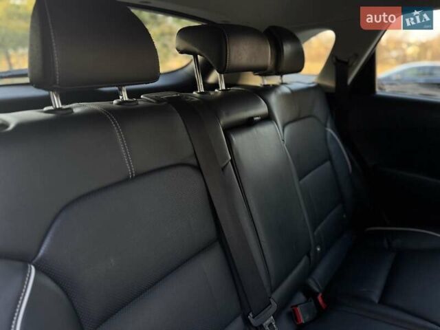 Белый Киа Niro, объемом двигателя 0 л и пробегом 72 тыс. км за 18600 $, фото 59 на Automoto.ua