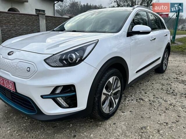 Білий Кіа Niro, об'ємом двигуна 0 л та пробігом 147 тис. км за 18800 $, фото 22 на Automoto.ua