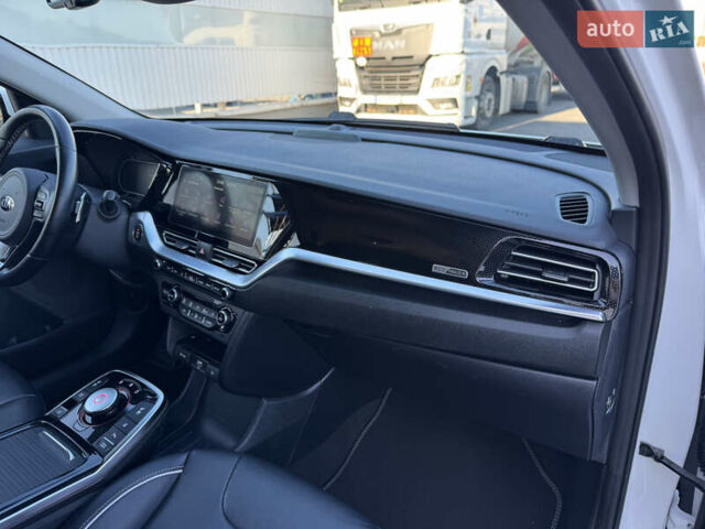 Киа Niro 2020 в Киеве на Automoto.ua Белый Киа Niro, объемом двигателя 0 л и пробегом 151 тыс. км за 19600 $, фото 38 на Automoto.ua