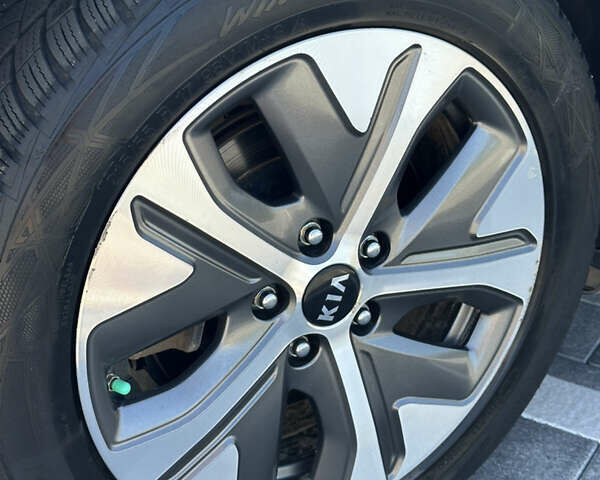 Белый Киа Niro, объемом двигателя 0 л и пробегом 103 тыс. км за 21000 $, фото 56 на Automoto.ua