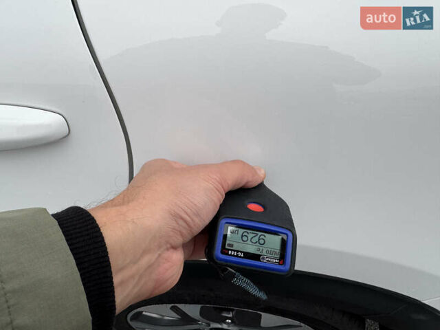 Киа Niro 2020 в Киеве на Automoto.ua Белый Киа Niro, объемом двигателя 0 л и пробегом 171 тыс. км за 18300 $, фото 43 на Automoto.ua