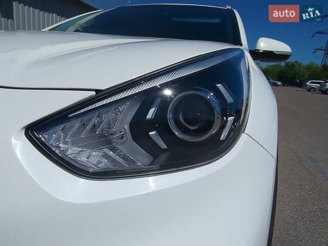 Белый Киа Niro, объемом двигателя 0 л и пробегом 87 тыс. км за 18100 $, фото 33 на Automoto.ua