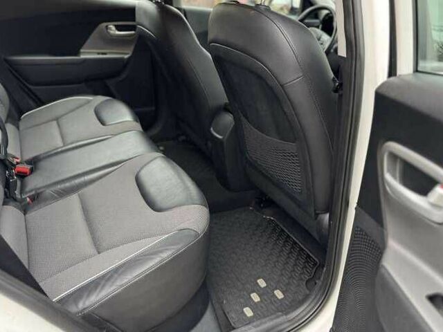 Белый Киа Niro, объемом двигателя 0 л и пробегом 146 тыс. км за 14000 $, фото 11 на Automoto.ua