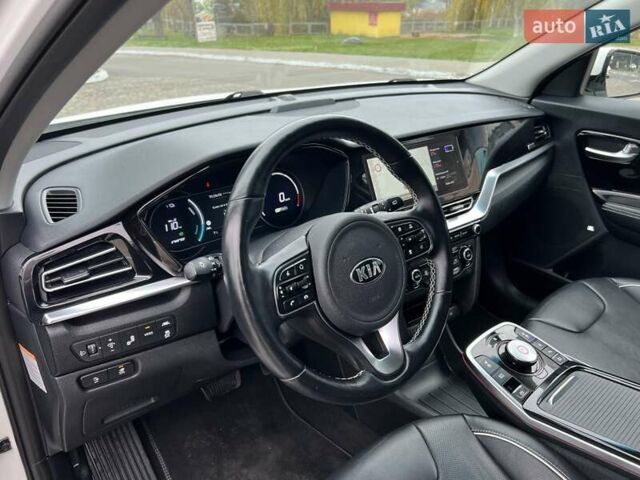 Белый Киа Niro, объемом двигателя 0 л и пробегом 146 тыс. км за 19799 $, фото 35 на Automoto.ua