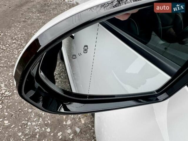 Белый Киа Niro, объемом двигателя 0 л и пробегом 160 тыс. км за 18850 $, фото 7 на Automoto.ua